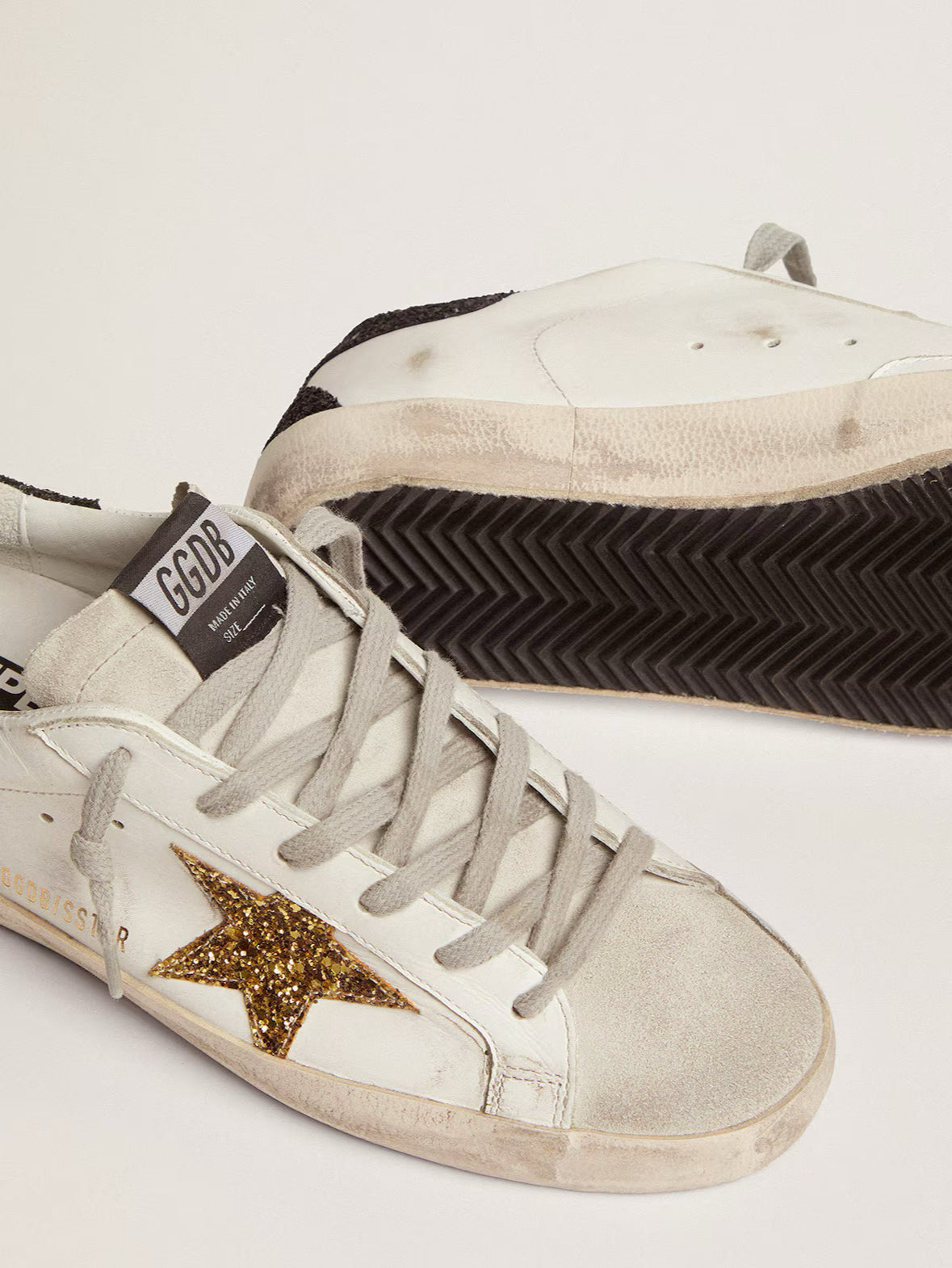 Super-Star Femme – Cuir Nappa & Paillettes Dorées
