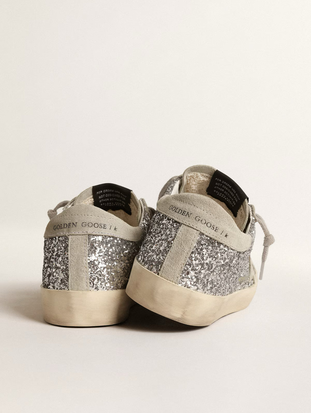 Super-Star Femme – Paillettes Argentées & Étoile en Daim Gris Froid